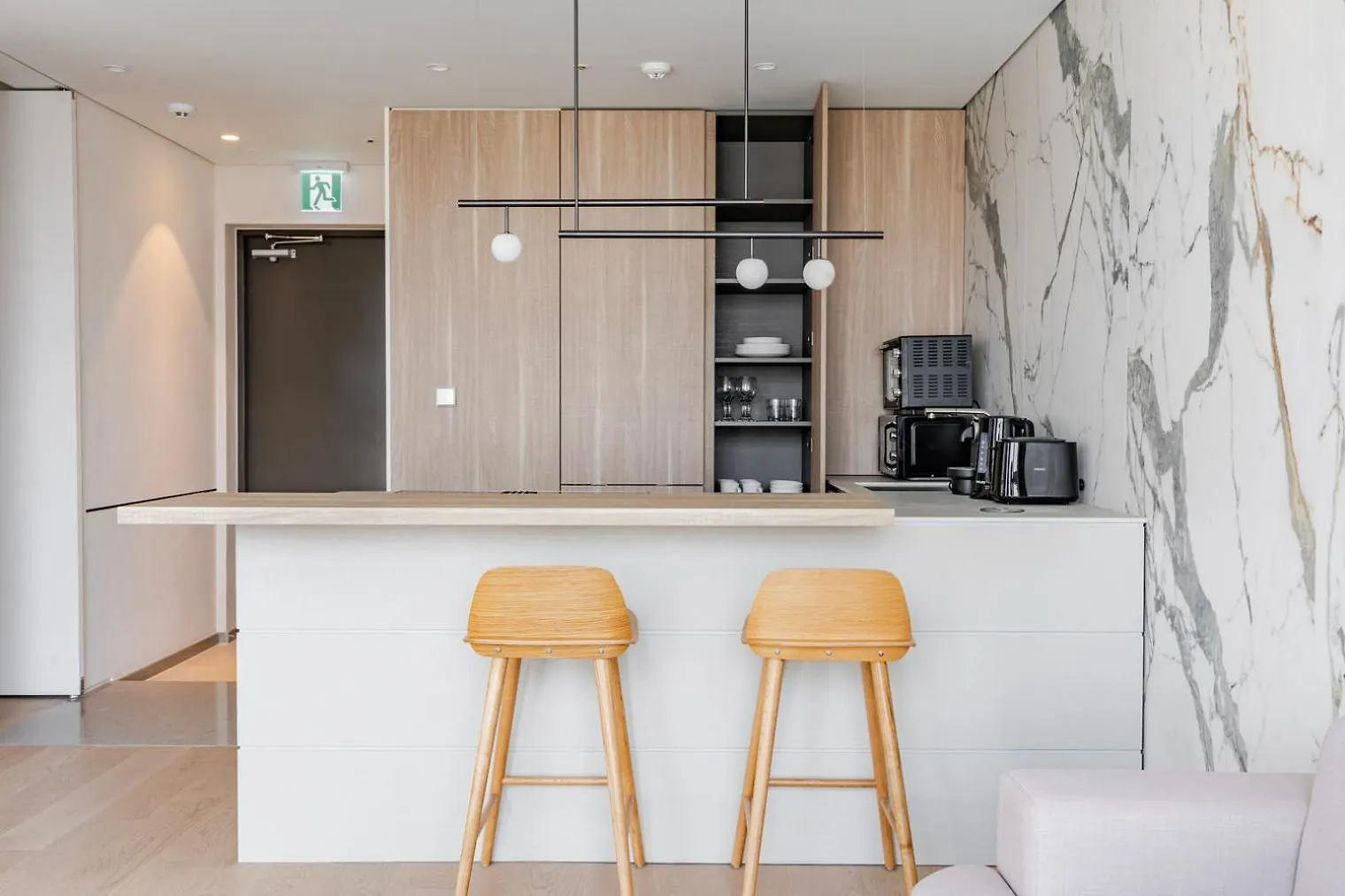 Blueground Id18 Nonhyeon City View Ac Sel-18 Seoul Apartment